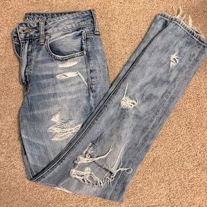 American Eagle High-Rise Tomgirl distressed denim pants